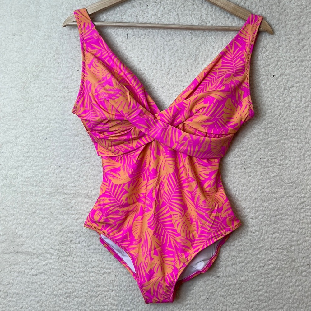 NWT Heat Womens Swimwear Beach Diva Cross Over One Piece Bathing Suit SIZE XL
